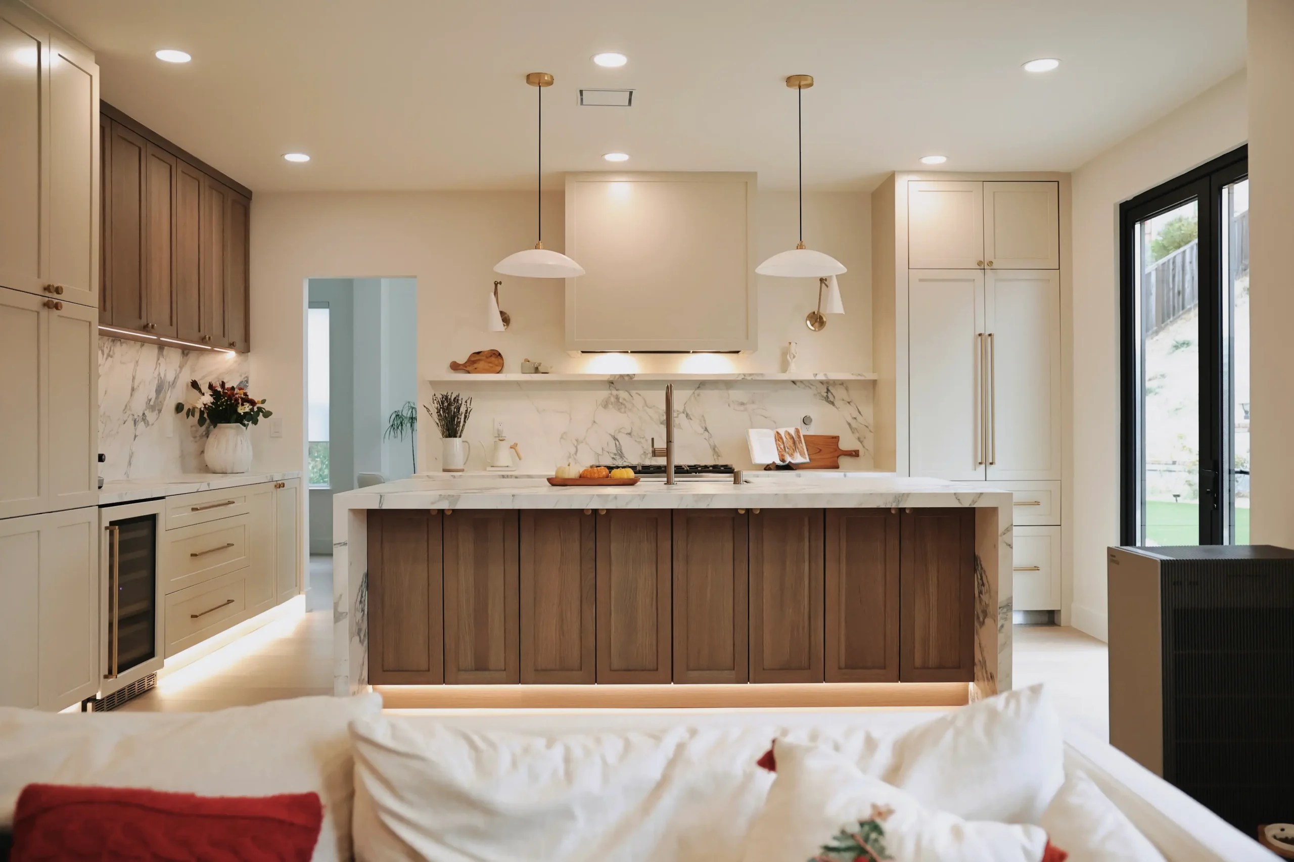 Bright Transitional Harmony, interior detail