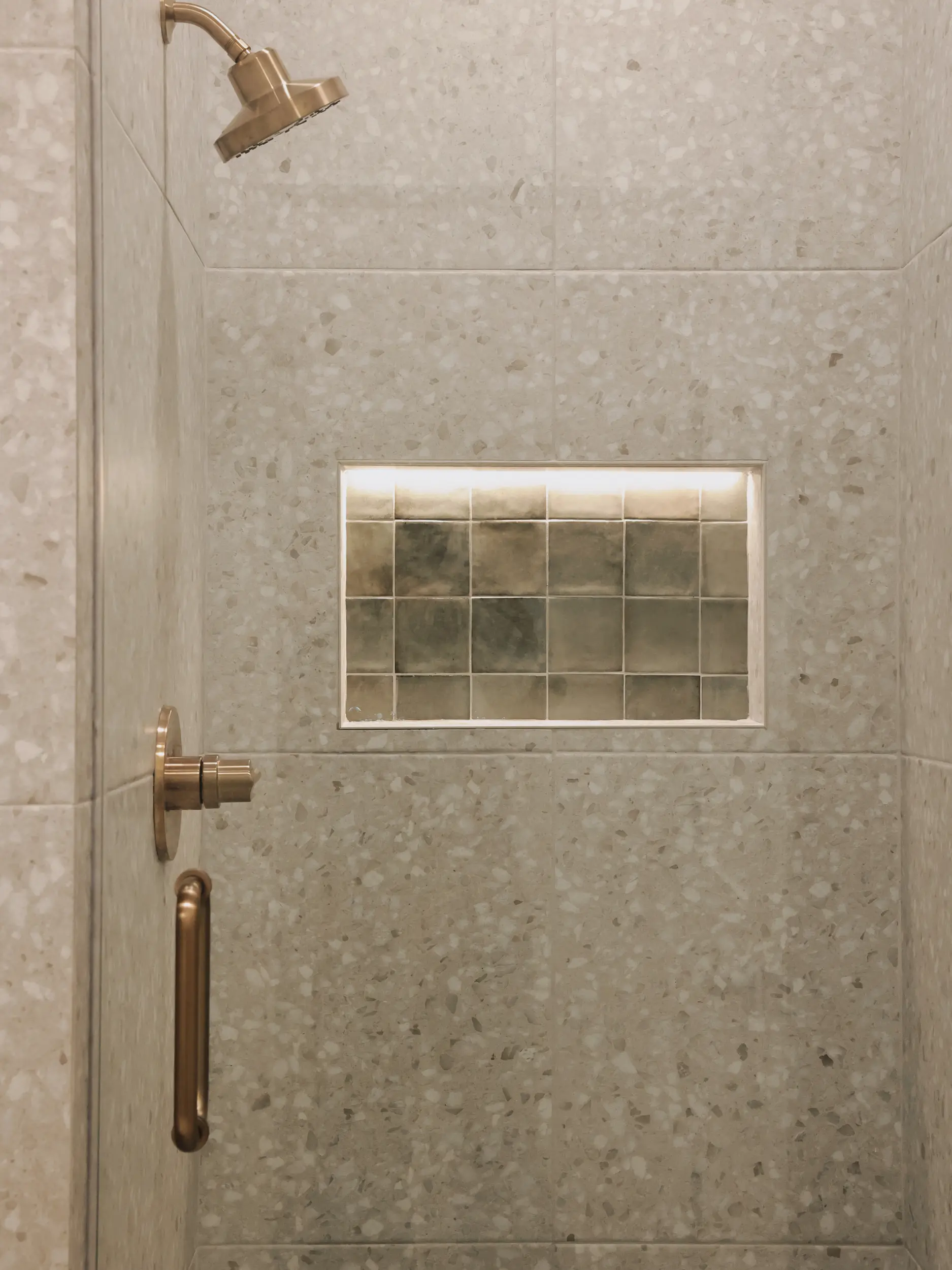 Bright Transitional Harmony, interior detail