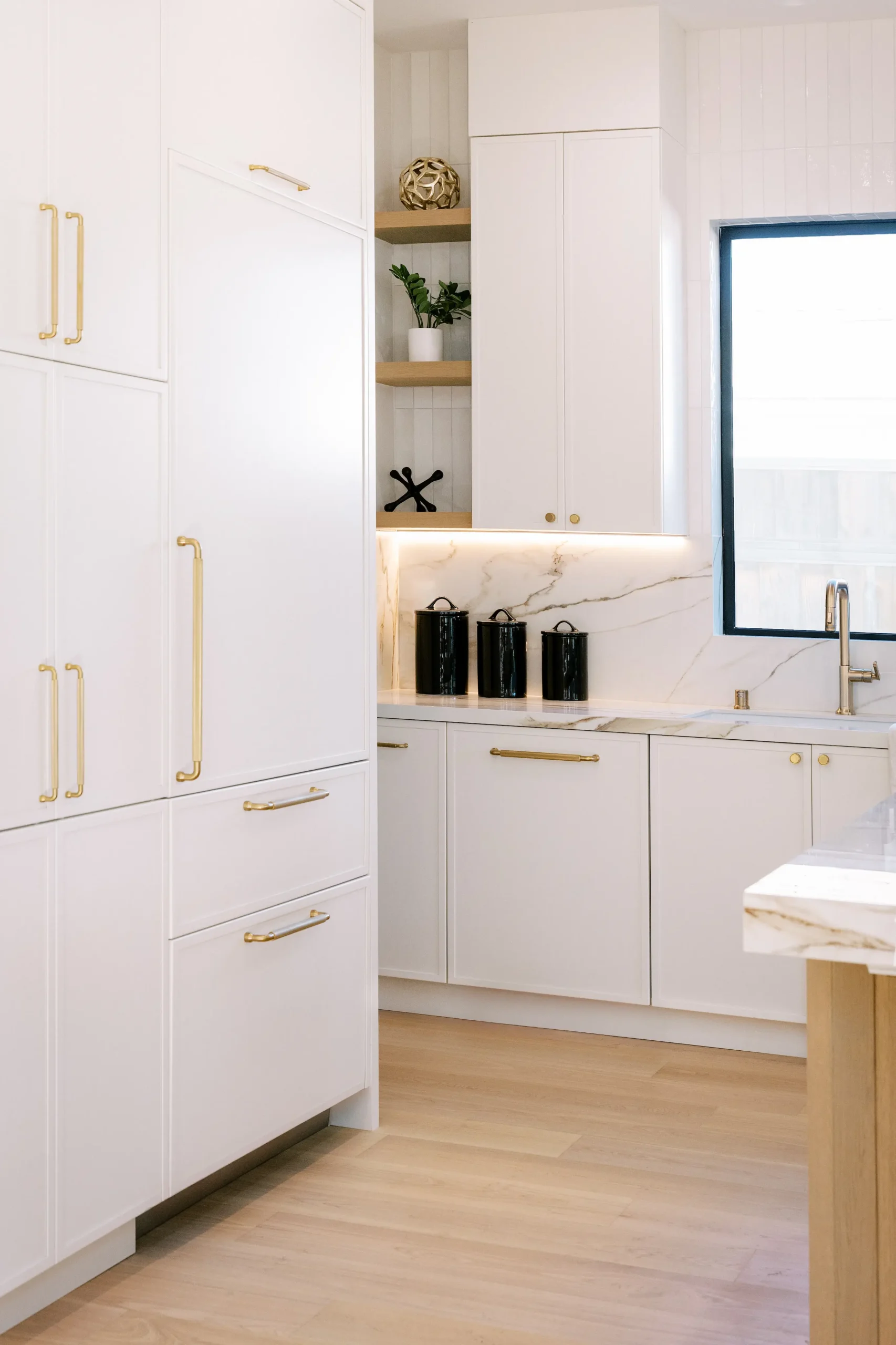 Crisp Warm Bold, interior detail