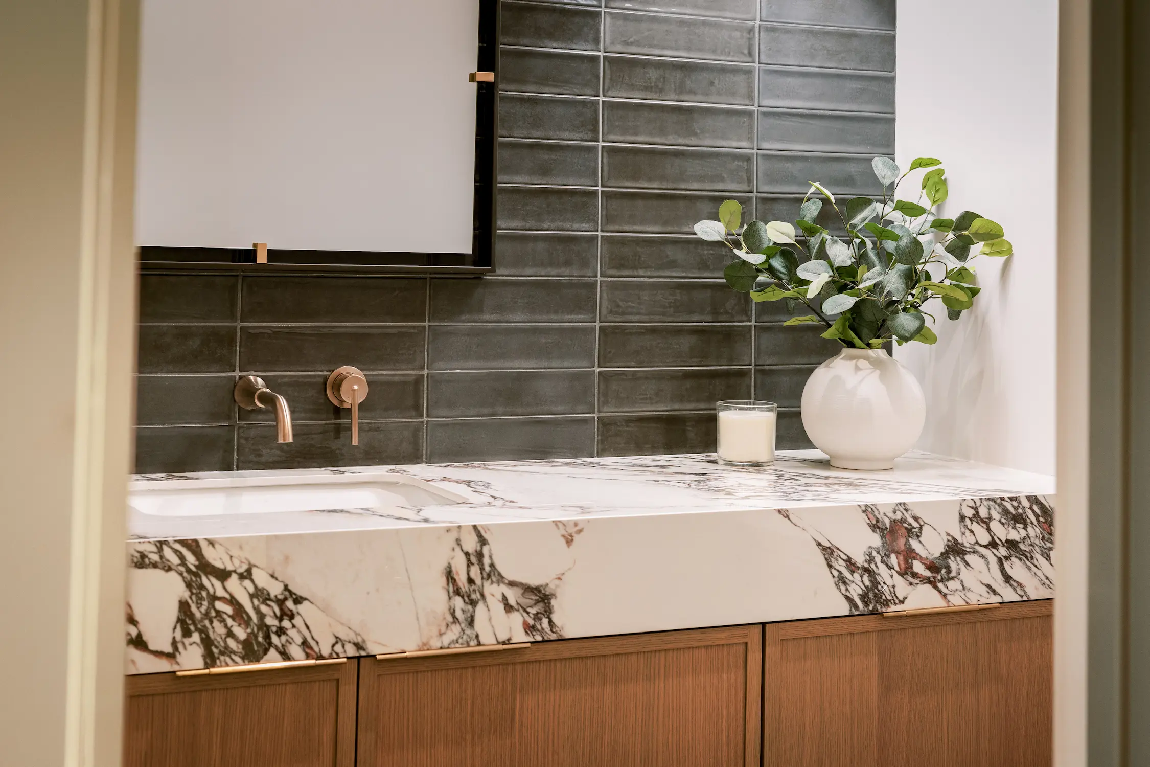 Crisp Warm Bold, interior detail