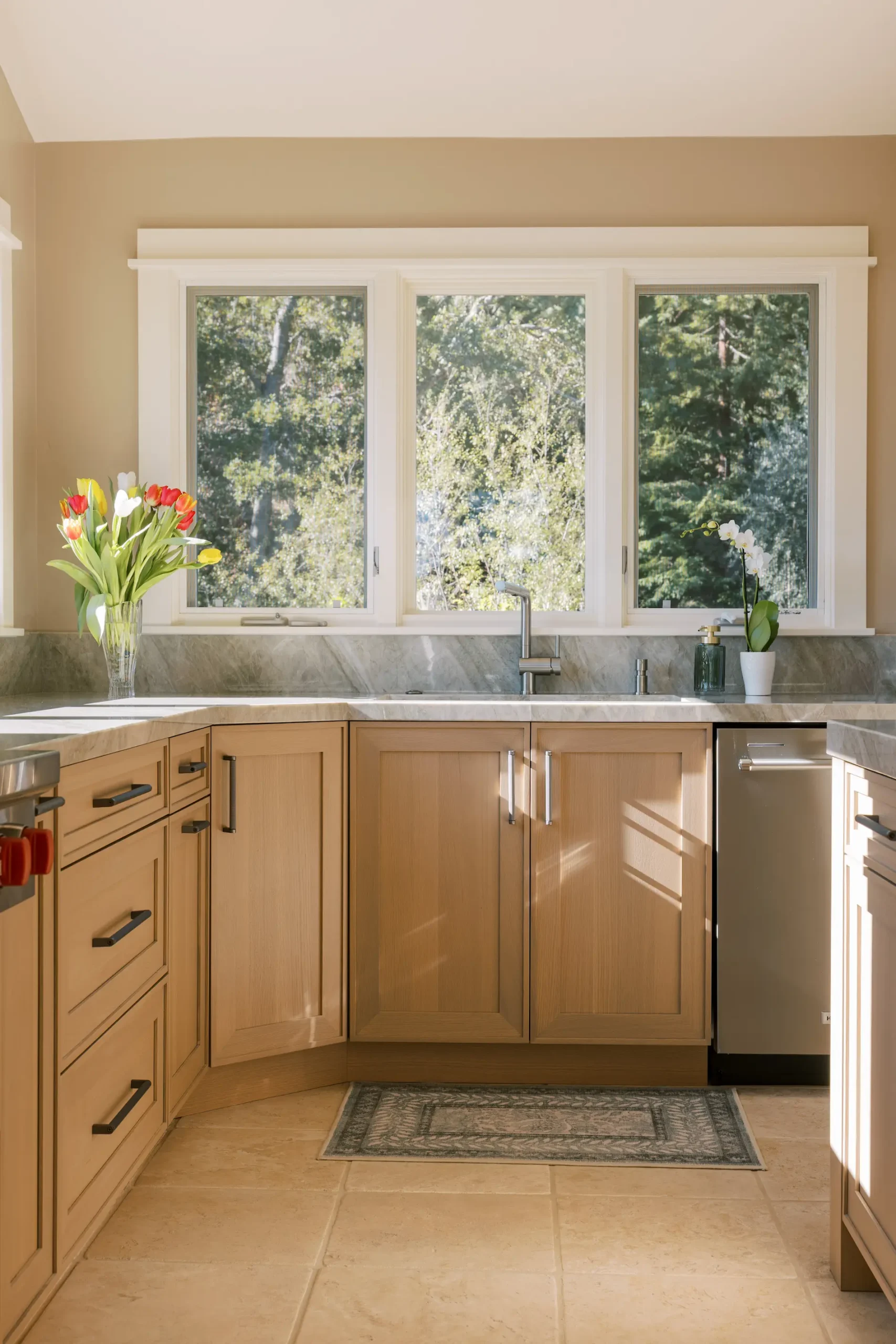 Light-Filled Elegance, interior detail