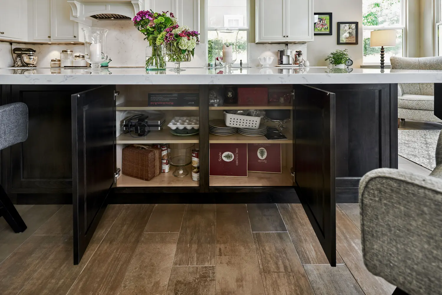 Timeless White Retreat, interior detail