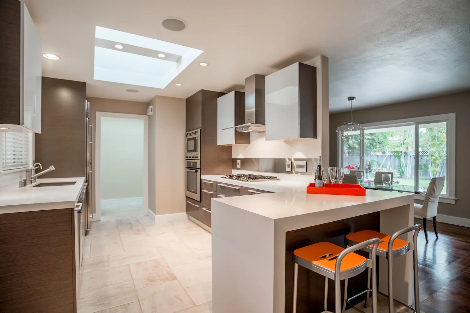 Luminous White Space, interior detail