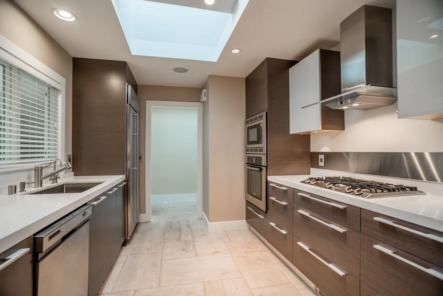 Luminous White Space, interior detail