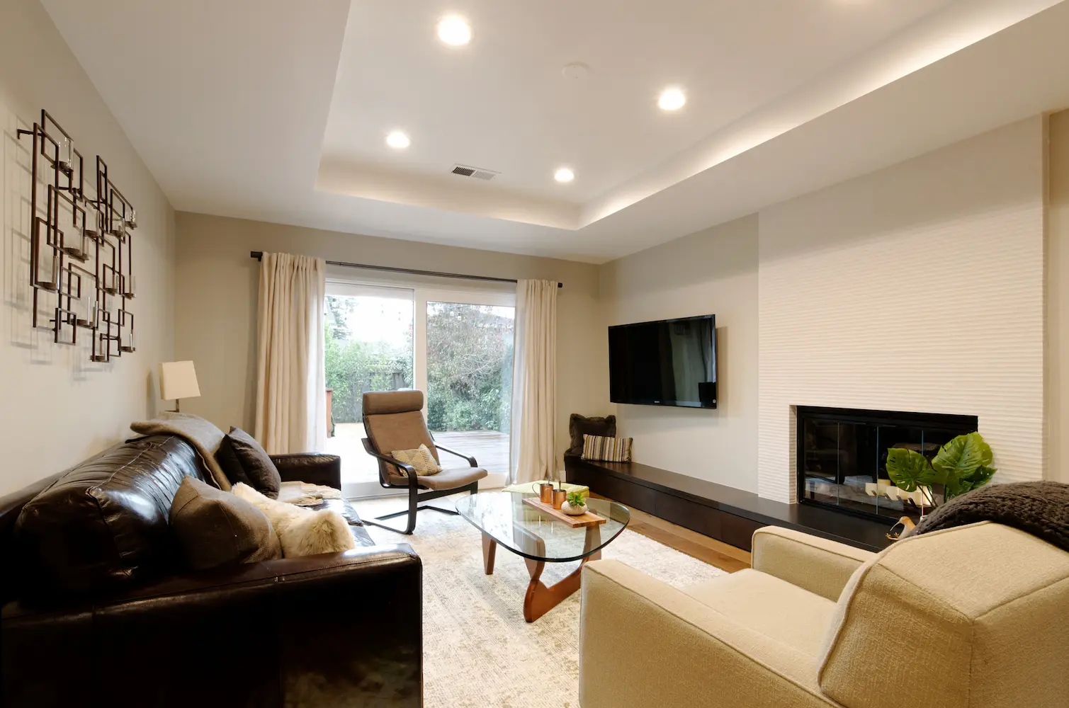 Earthy Touch, interior detail