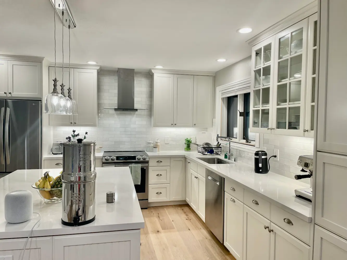 White Delight, interior detail