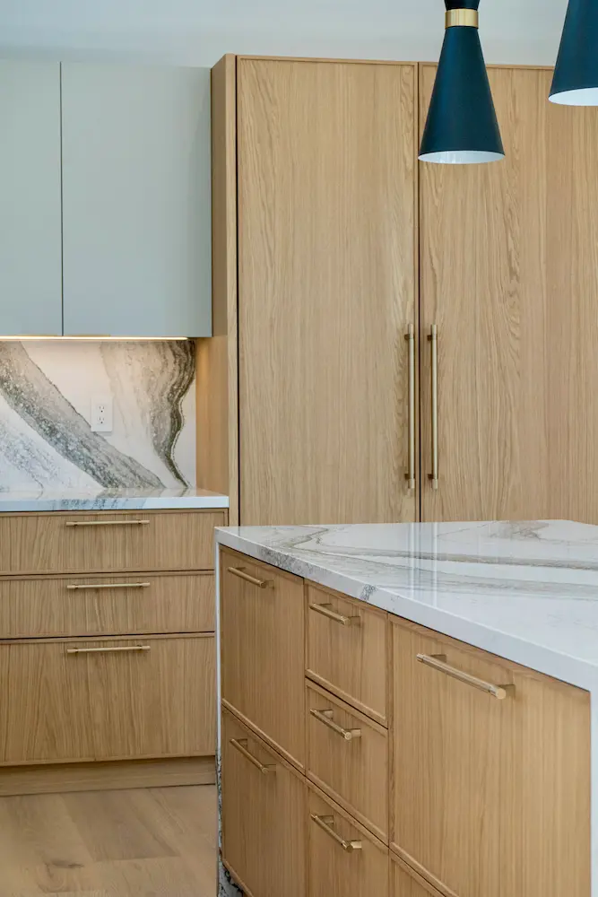 Bright Quartz Serenity, interior detail