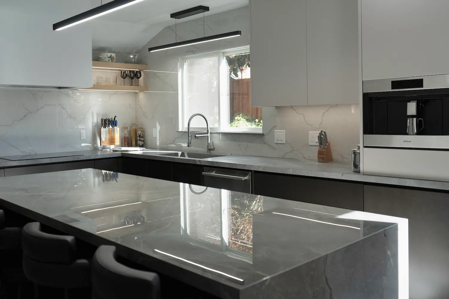 Bold Modern Simplicity, interior detail
