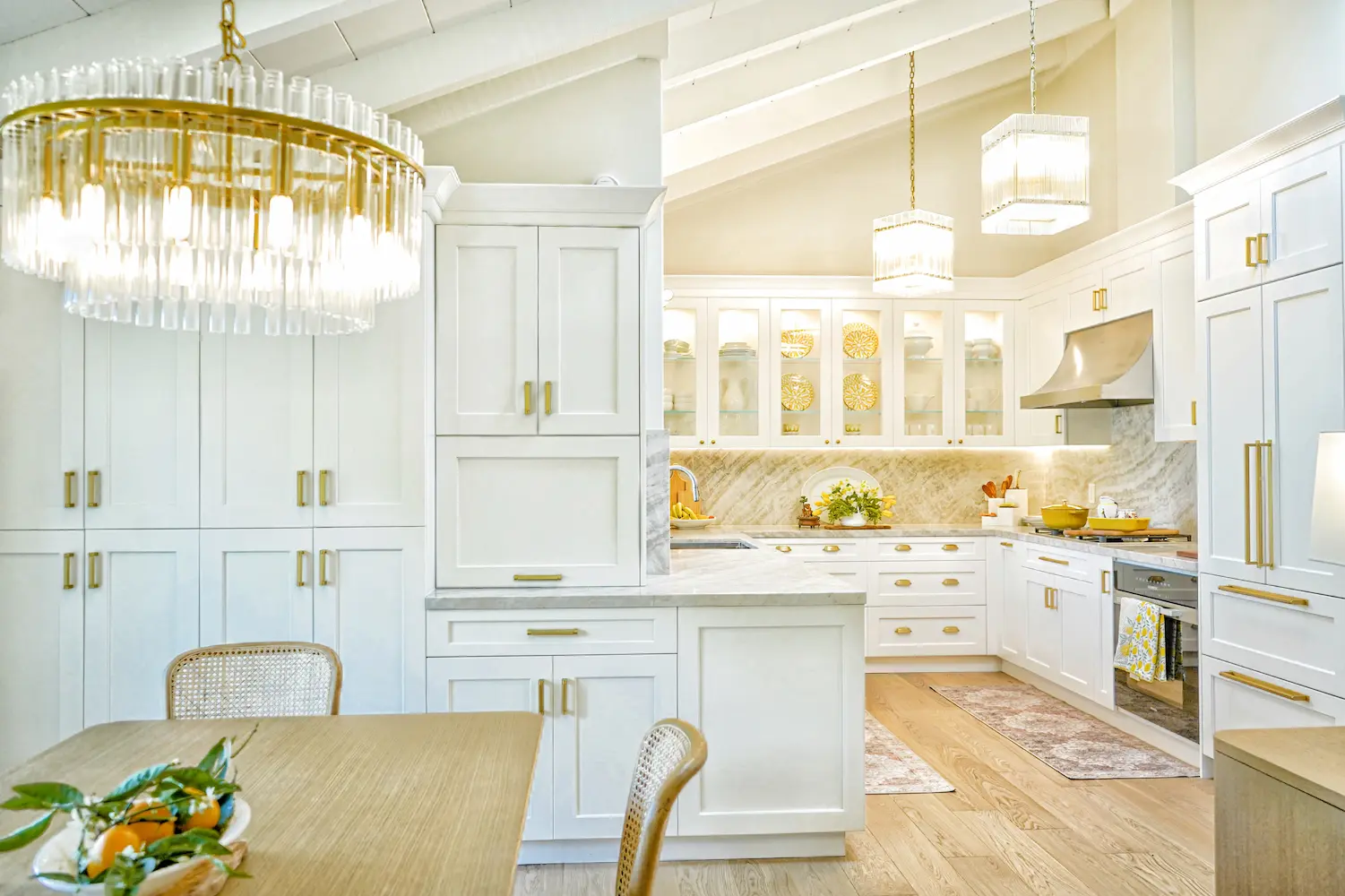 Radiant Gold Touch, interior detail