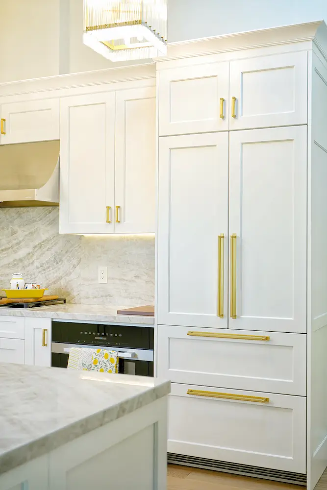 Radiant Gold Touch, interior detail