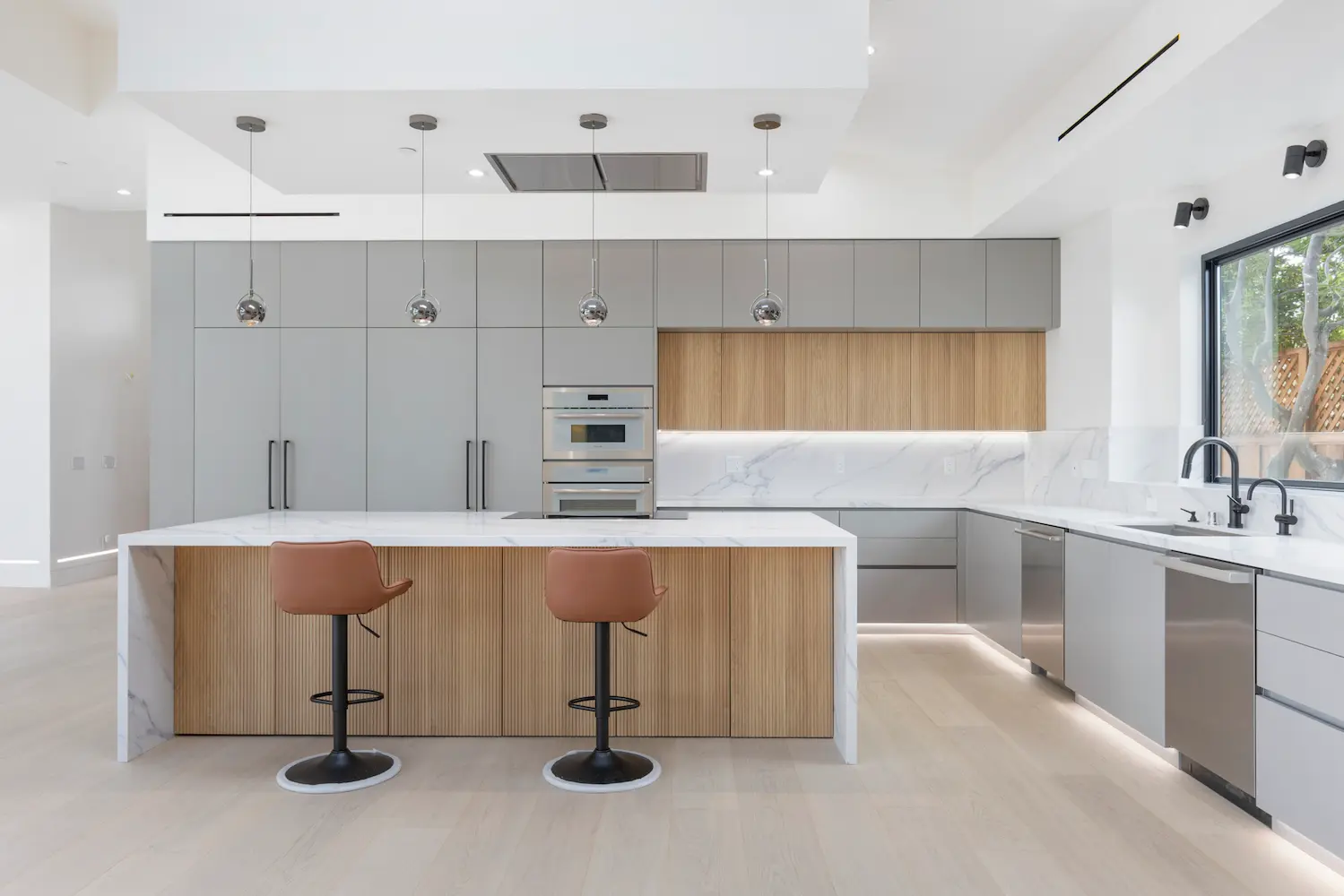 Sleek, architectural, and visually calm kitchen style